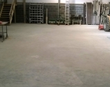 Self levelling screeded floor in warehouse